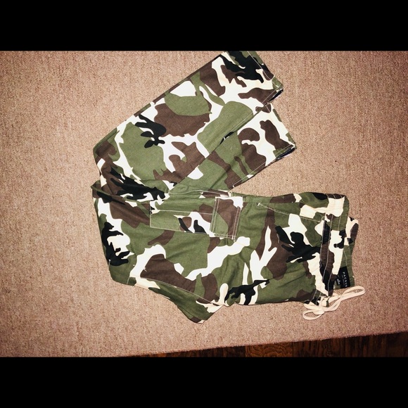 Bullhead Cargo Pants W/Zipper XL - Picture 4 of 4